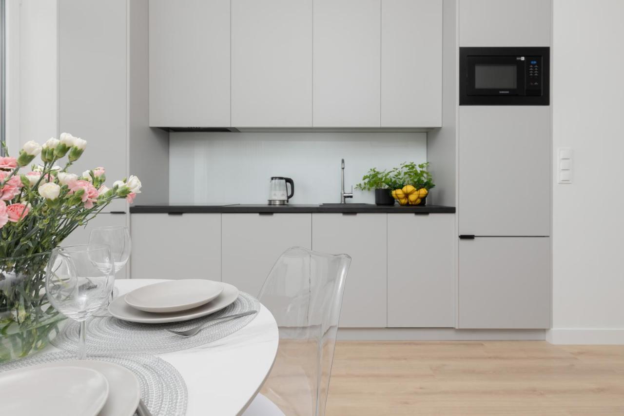Spacious Apartment With Panoramic View Of Warsaw By Noclegi Renters Esterno foto