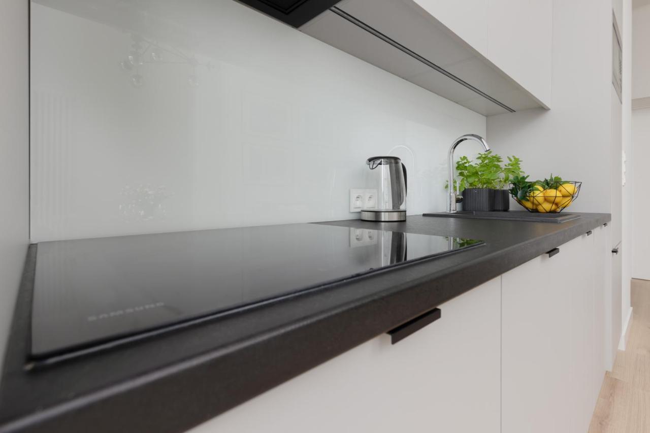 Spacious Apartment With Panoramic View Of Warsaw By Noclegi Renters Esterno foto